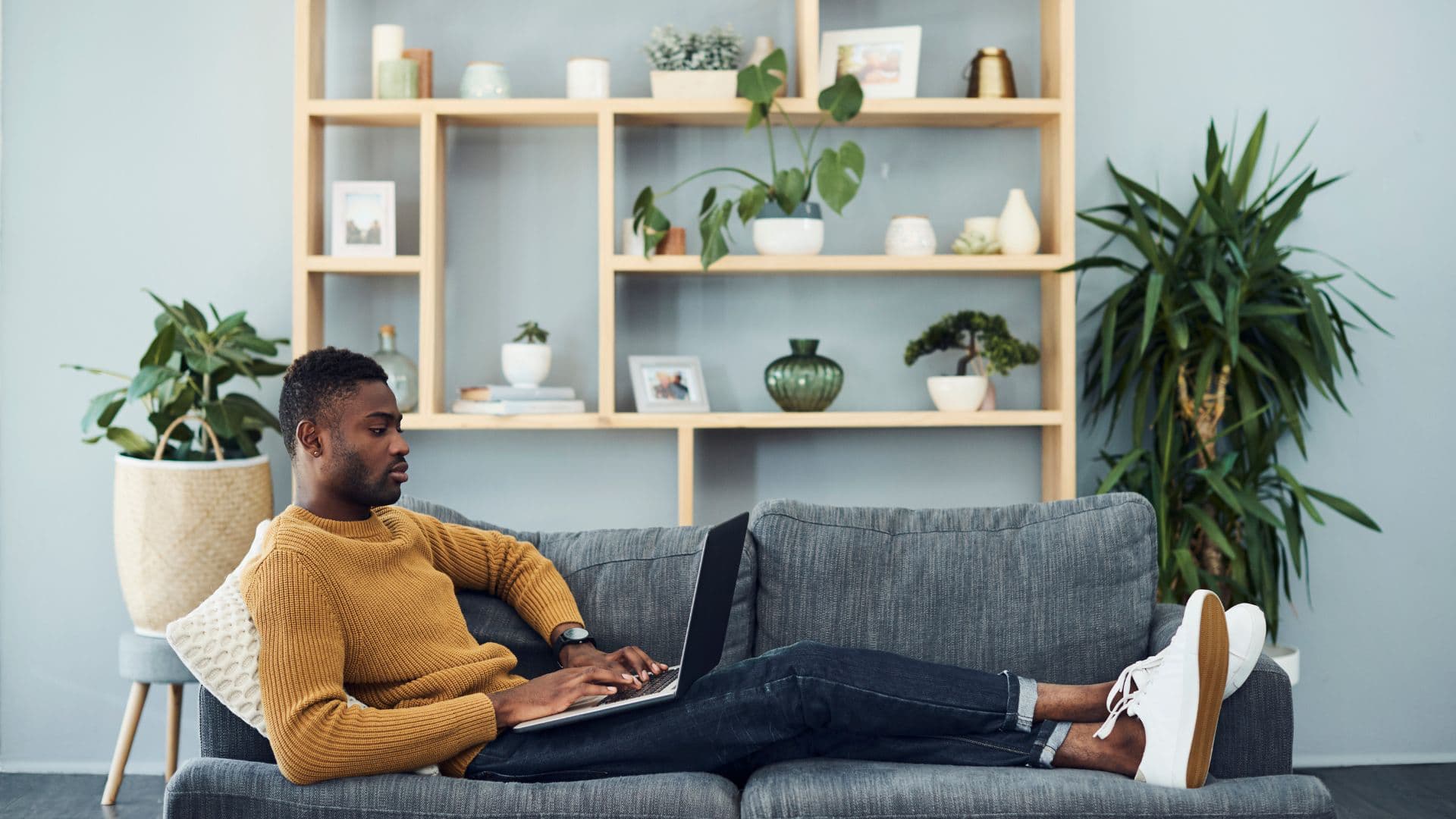 man-laptop-advanced-connectivity